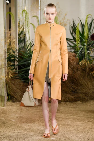 Look 30